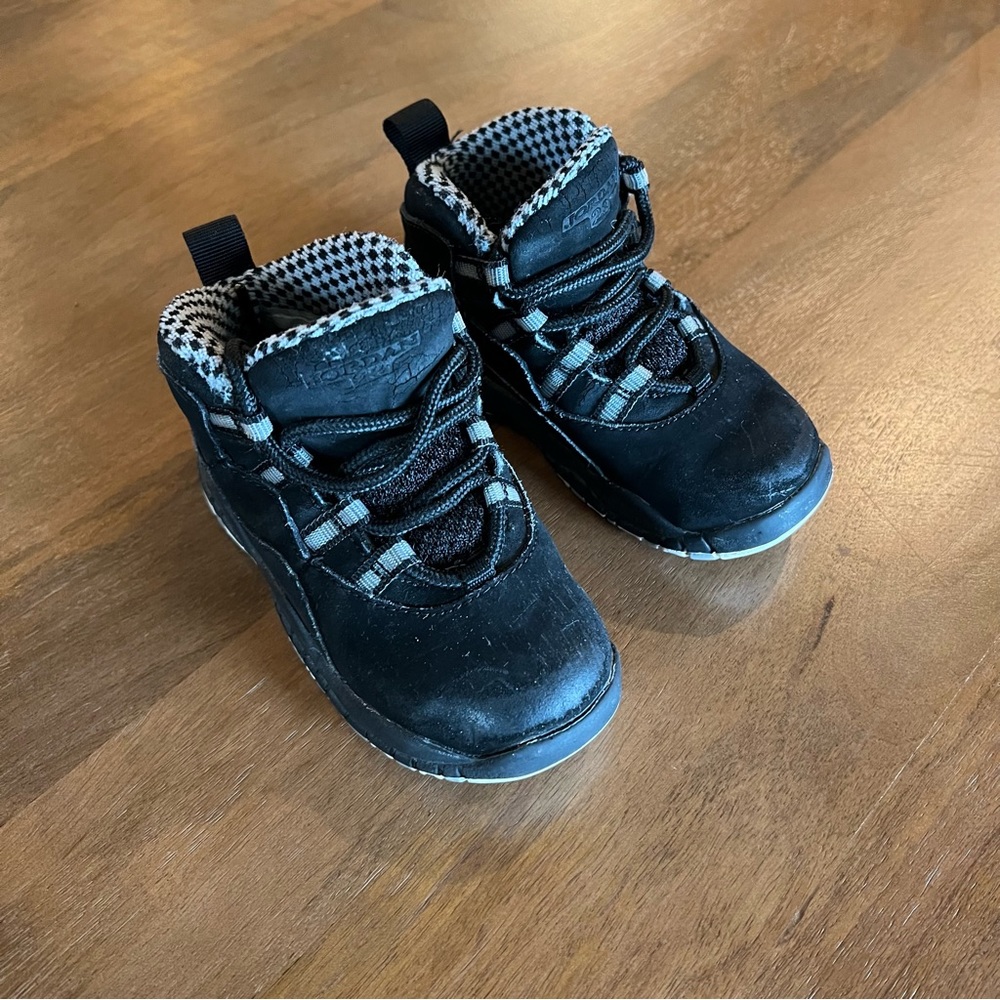 ⚡️3/$20 Jordan 10 High Top Sneaker - toddler play condition shoes - size 7